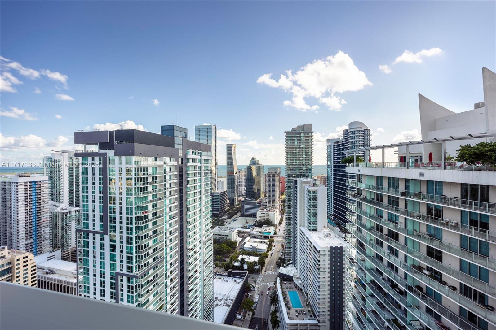 1000 Brickell Plz # 4402