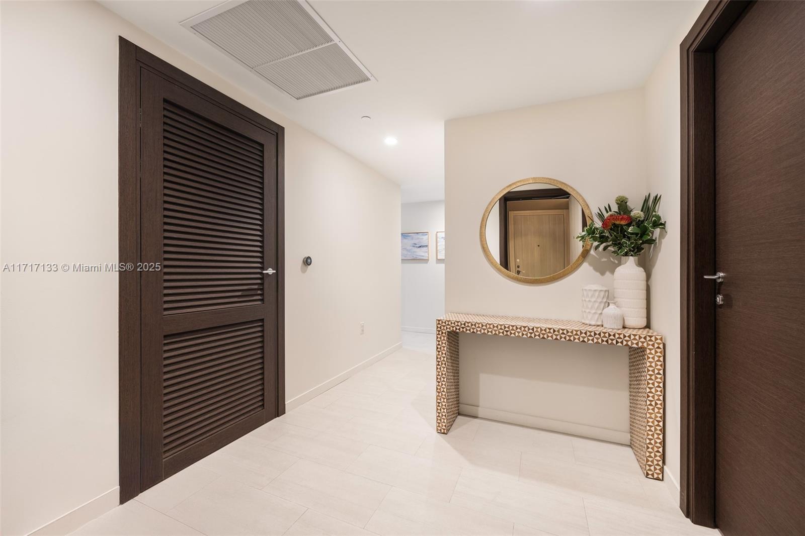 1000 Brickell Plz # 4402