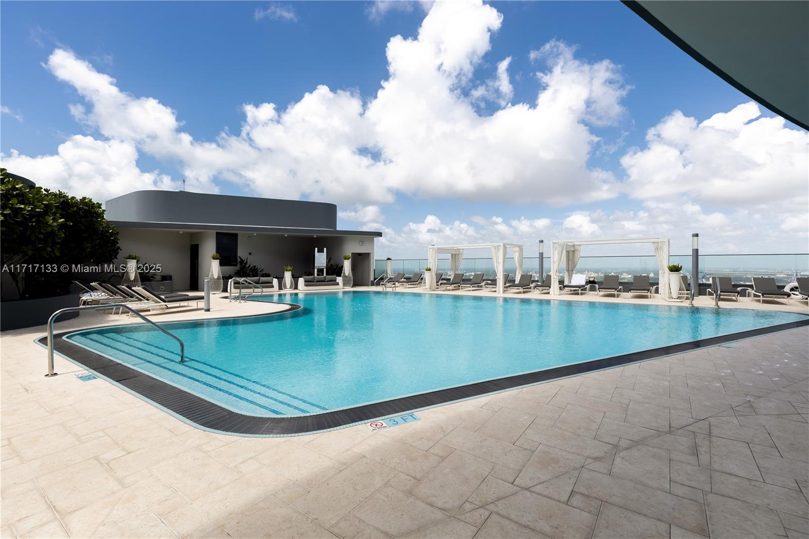 1000 Brickell Plz # 4402