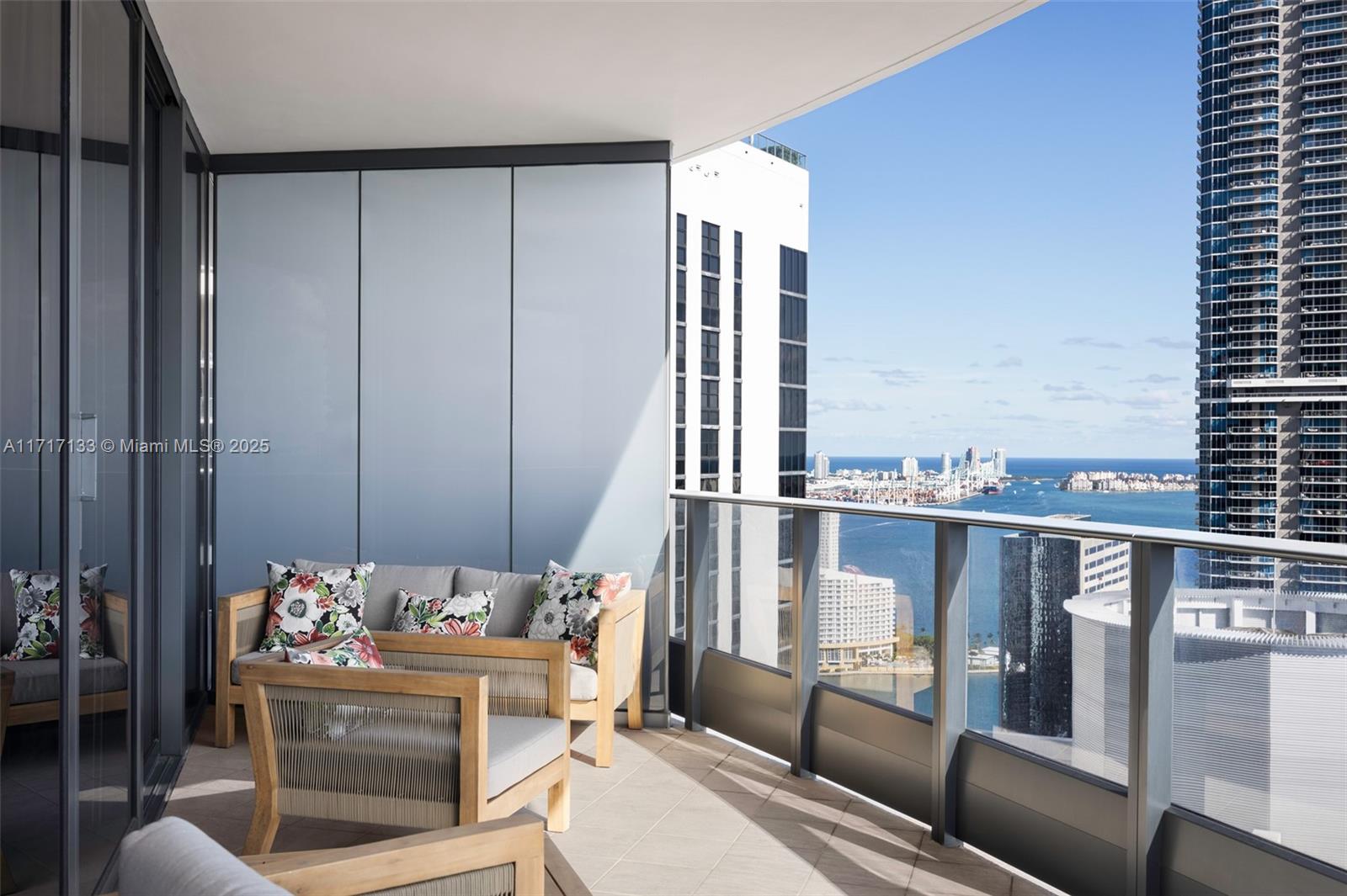 1000 Brickell Plz # 4402