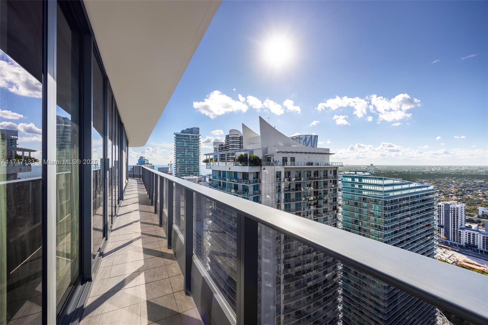 1000 Brickell Plz # 4402