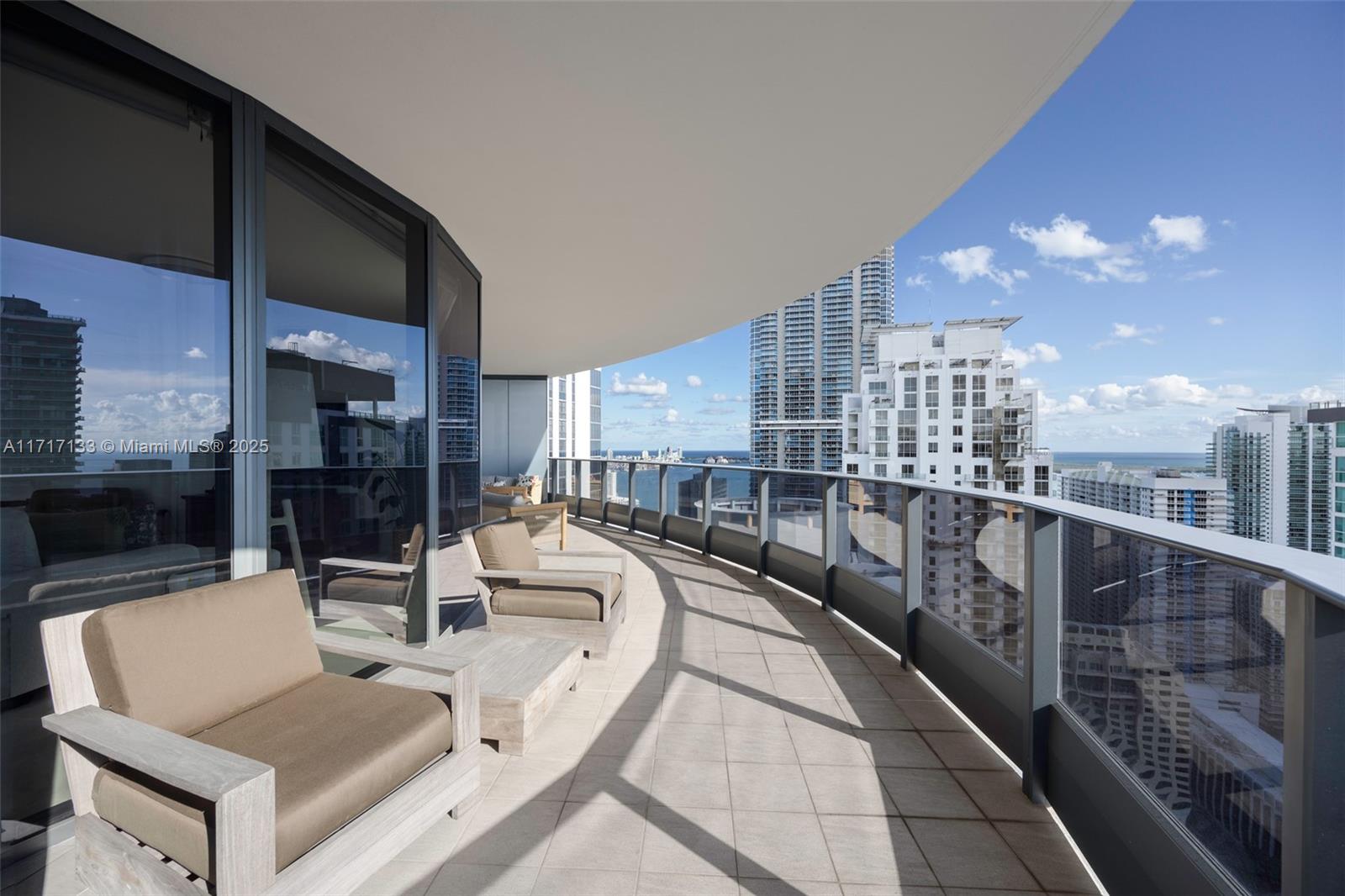 1000 Brickell Plz # 4402