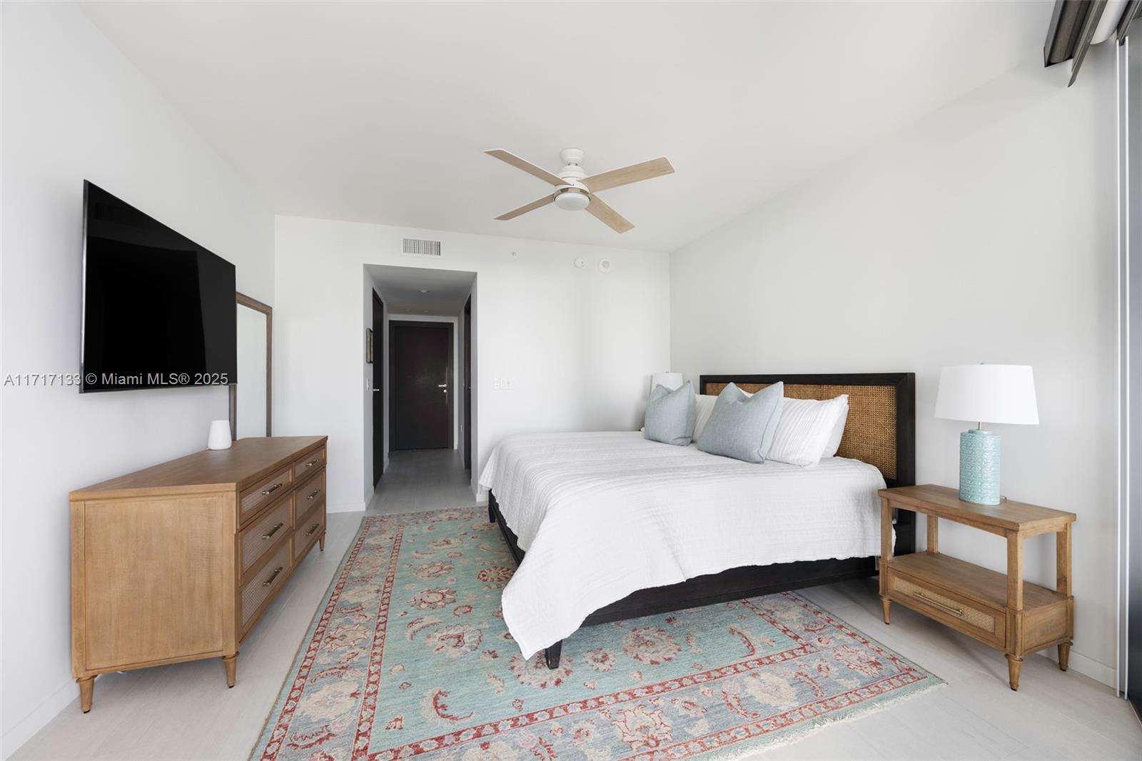 1000 Brickell Plz # 4402