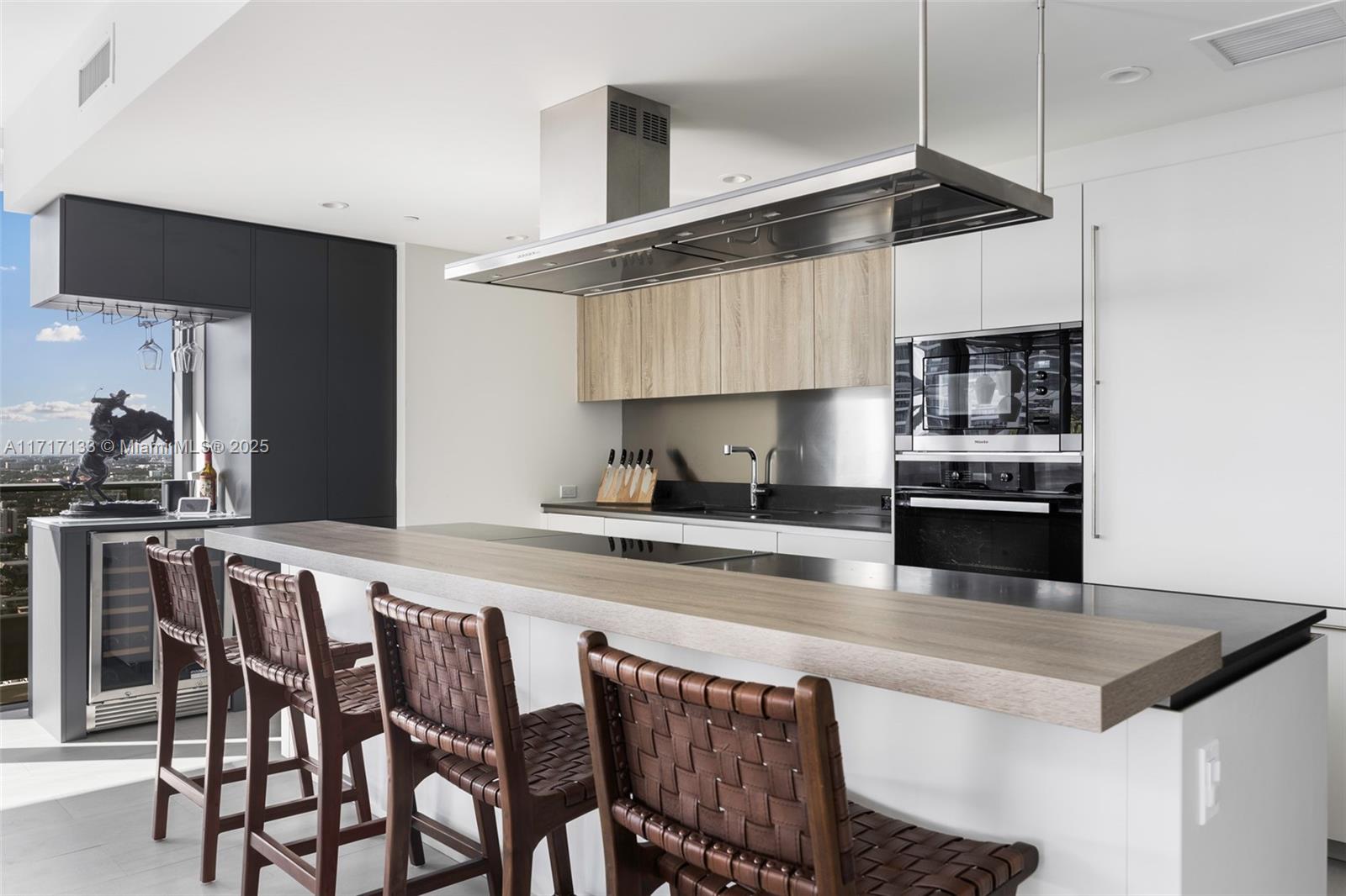 1000 Brickell Plz # 4402