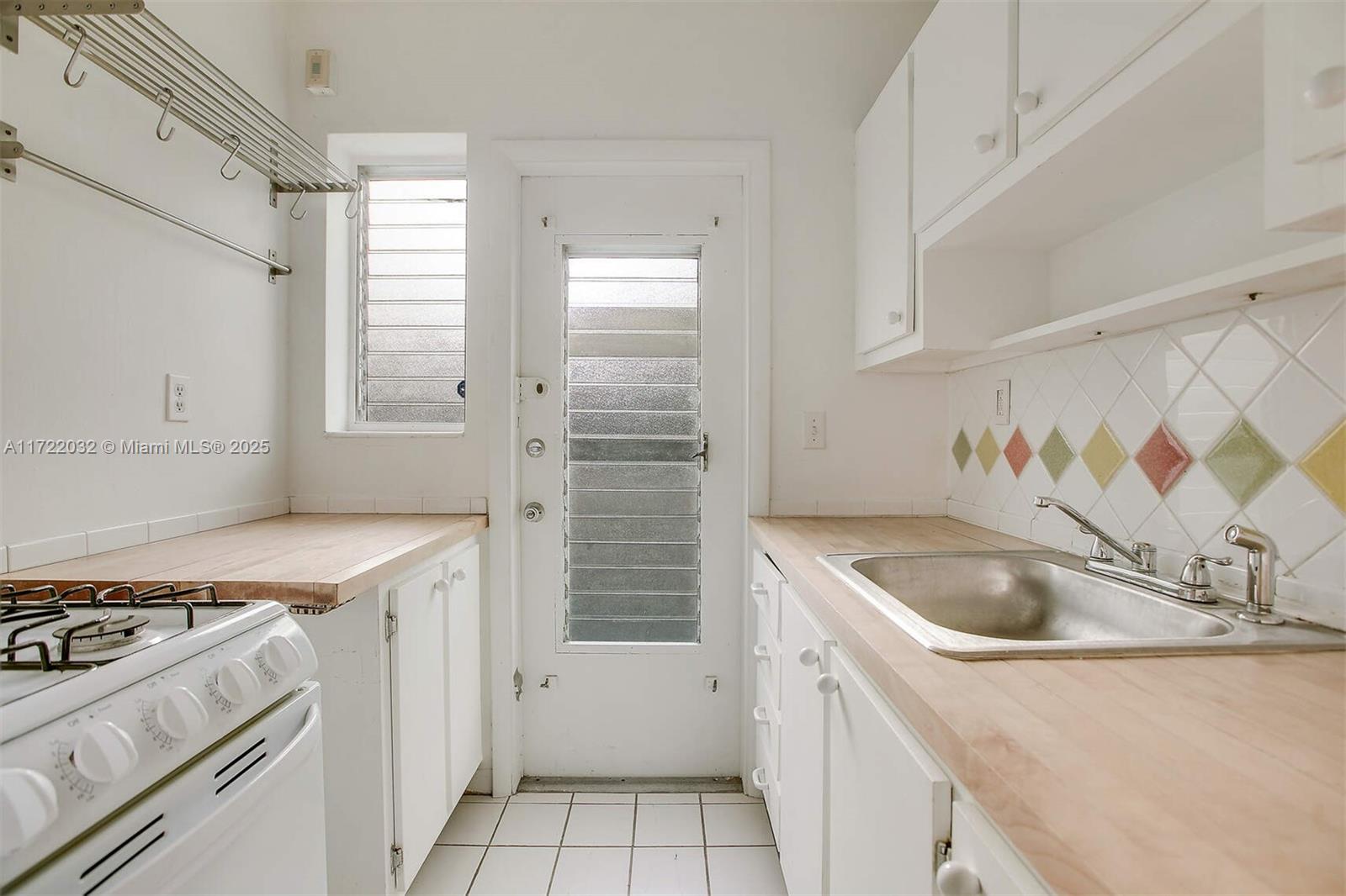835 Meridian Ave # 3