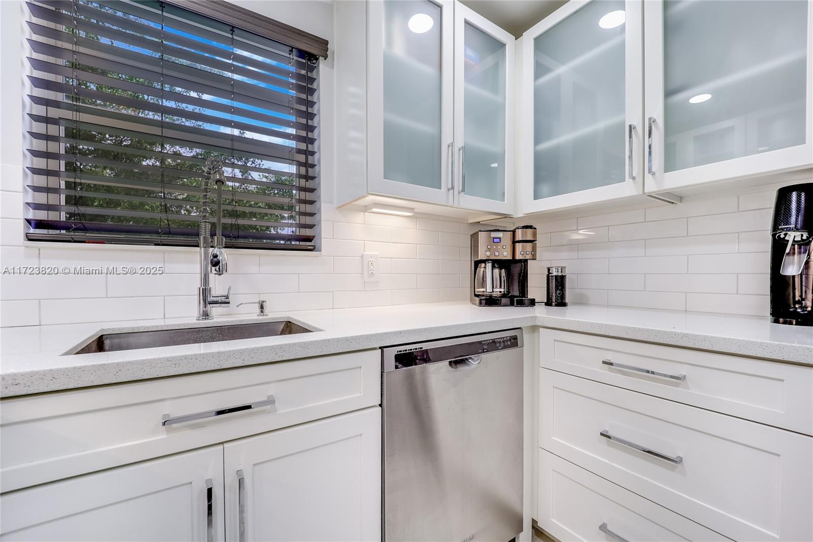 1615 Meridian Ave # 501