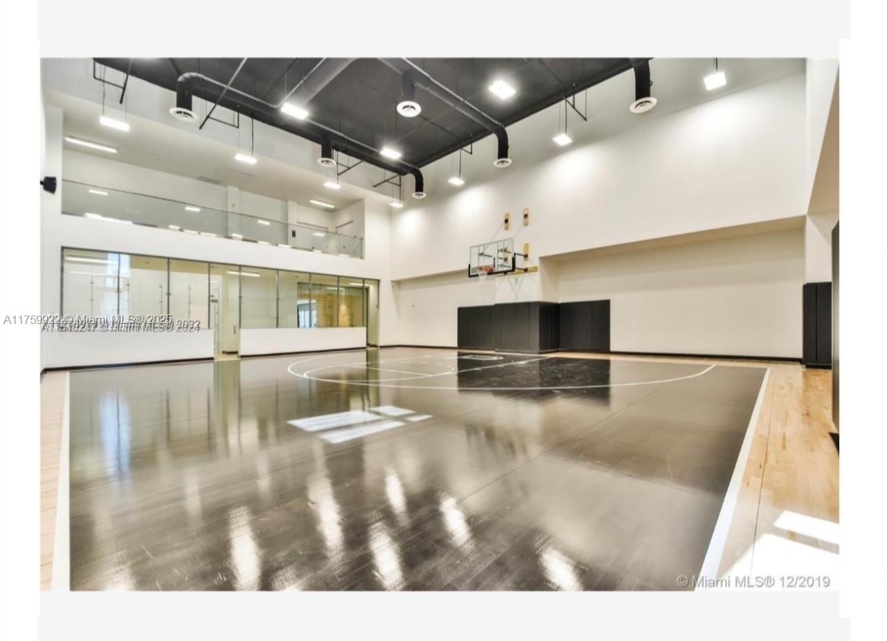 851 NE 1st Ave # 911