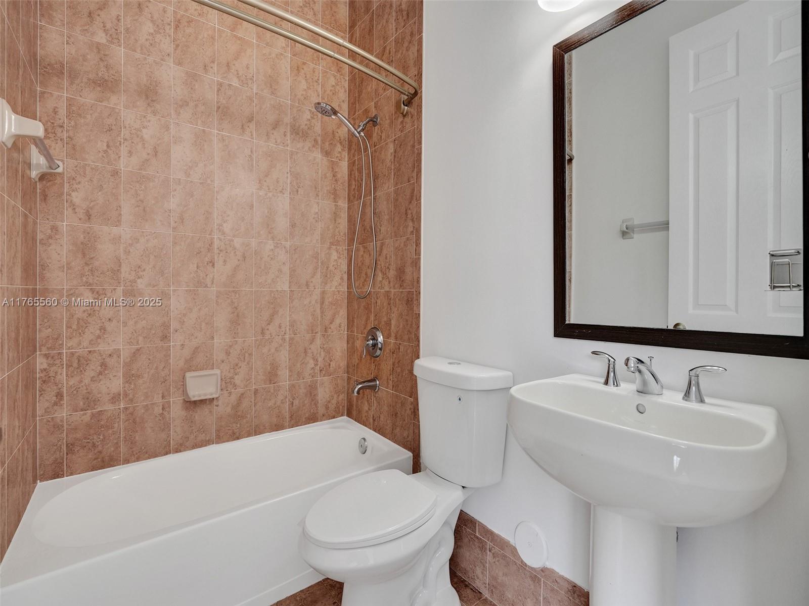 7985 SW 195th St # 7985