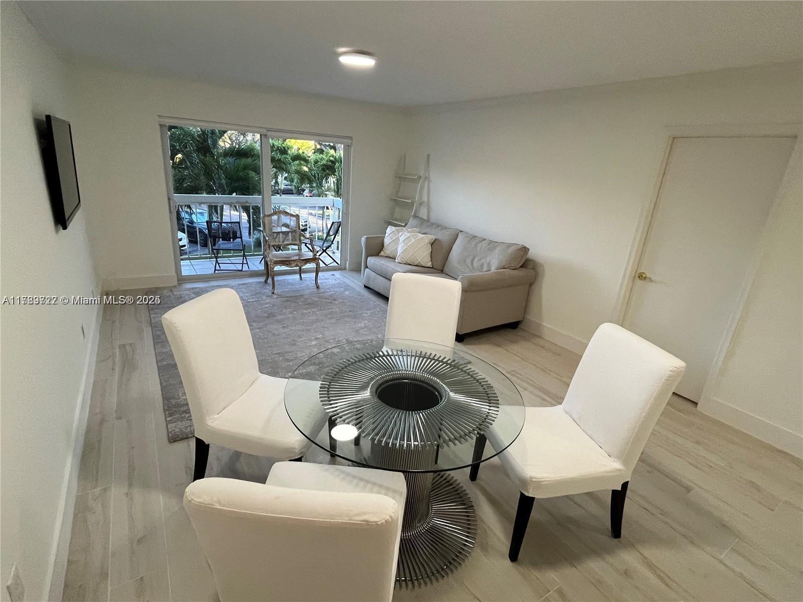 7820 Camino Real # 202 Unit: j-202