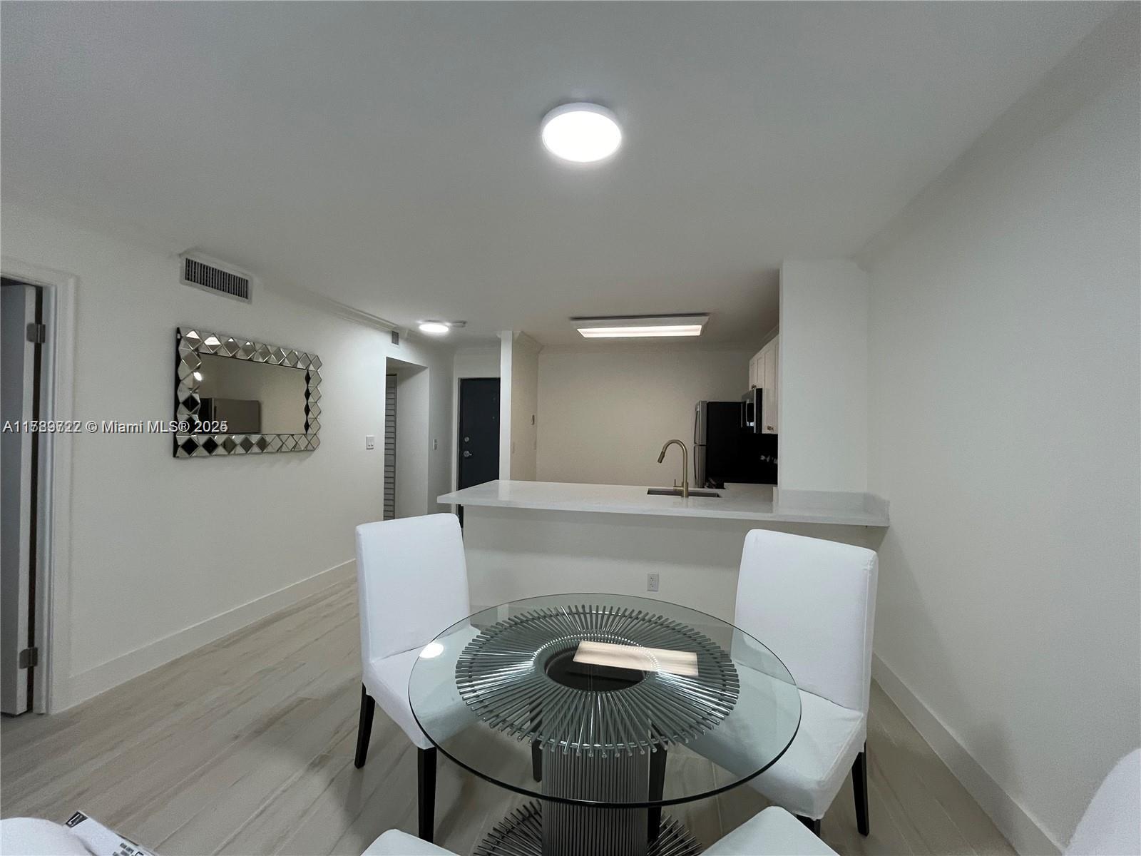 7820 Camino Real # 202 Unit: j-202