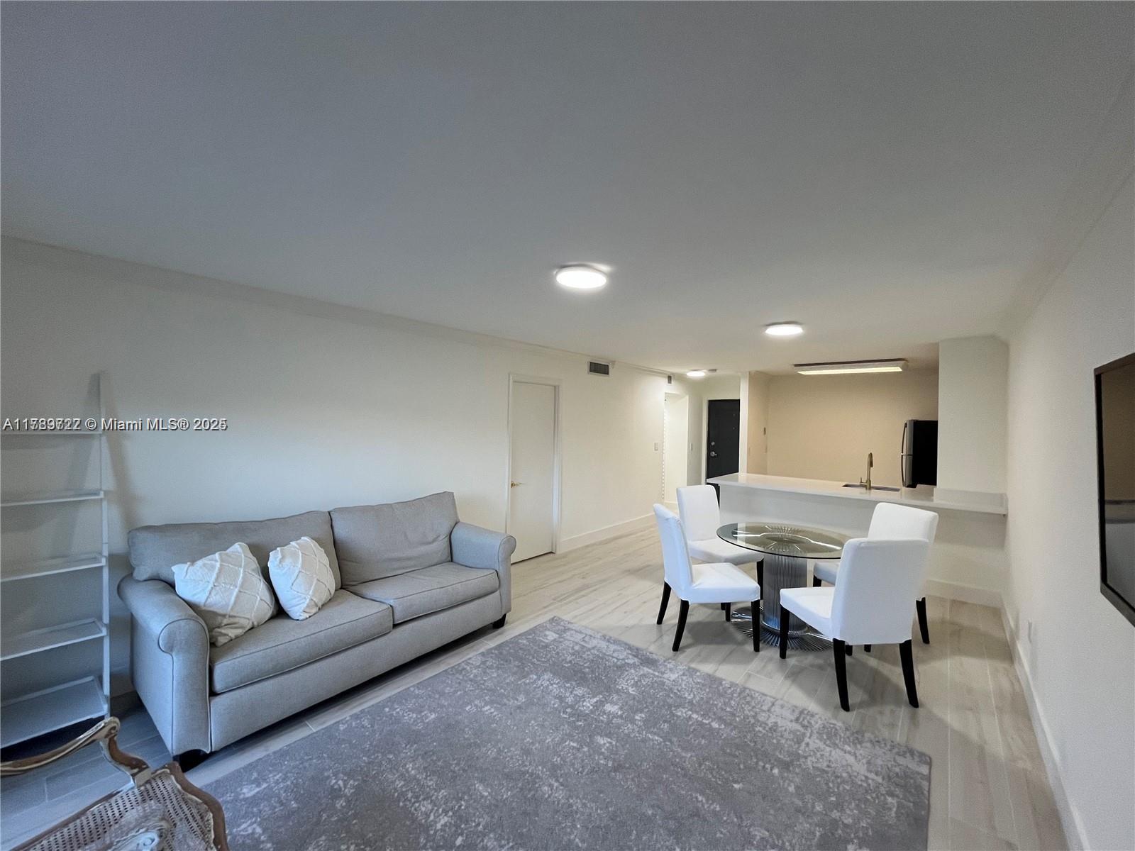 7820 Camino Real # 202 Unit: j-202