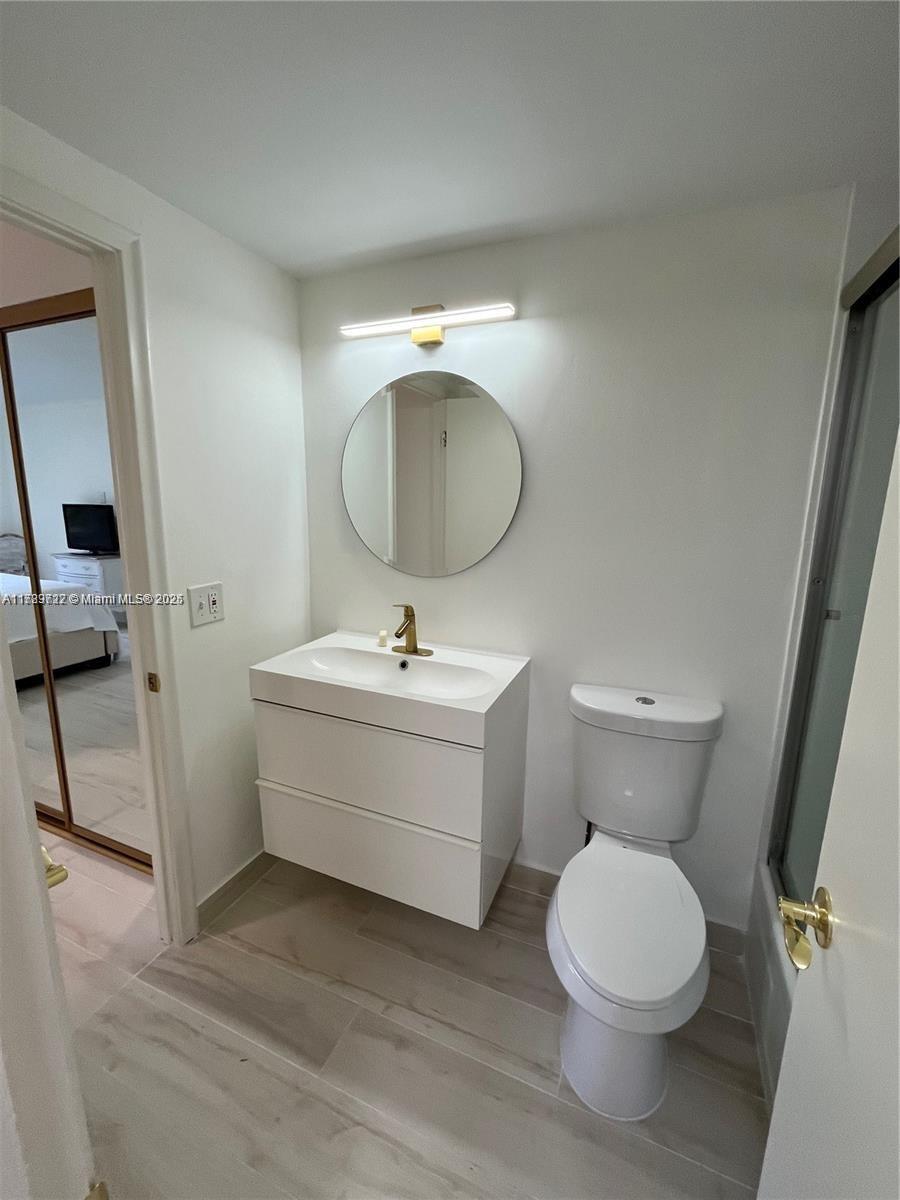 7820 Camino Real # 202 Unit: j-202