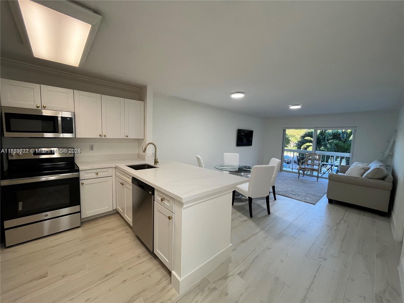 7820 Camino Real # 202 Unit: j-202