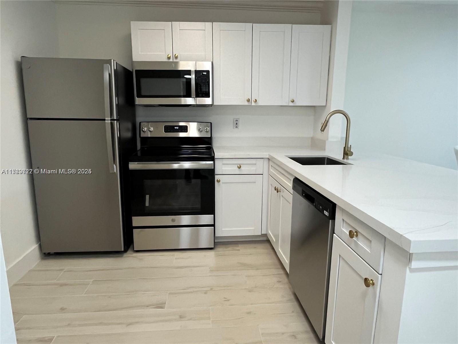 7820 Camino Real # 202 Unit: j-202