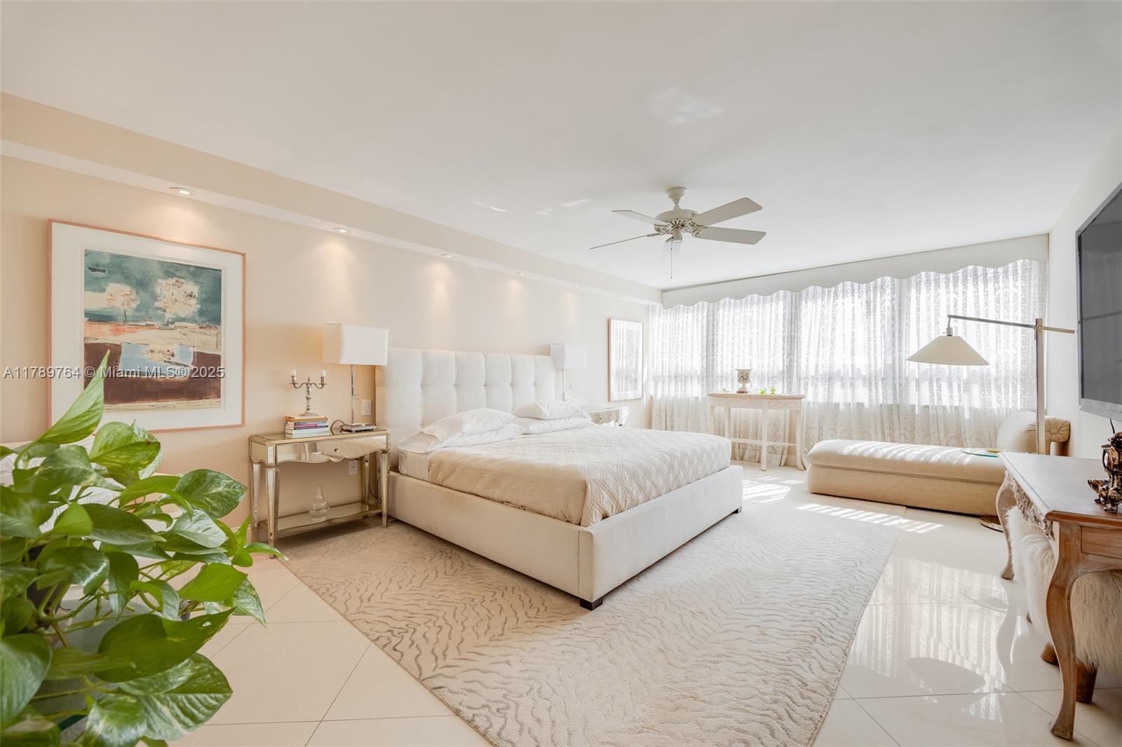 2 Grove Isle Dr # B305