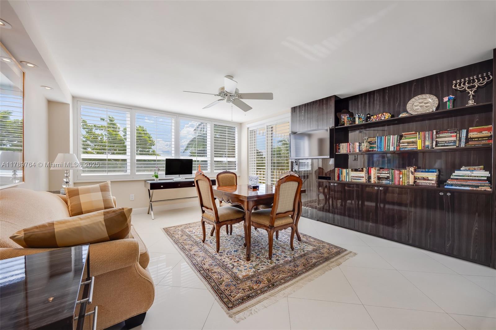 2 Grove Isle Dr # B305