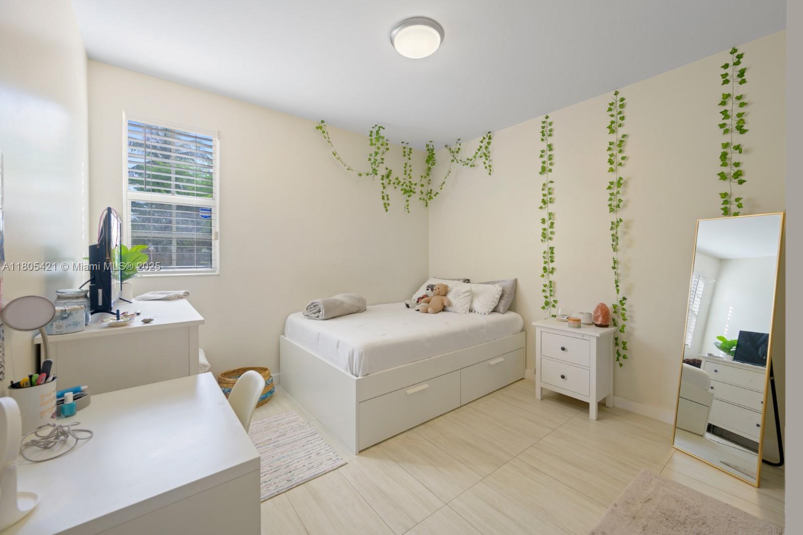 1400 Salzedo St # 101