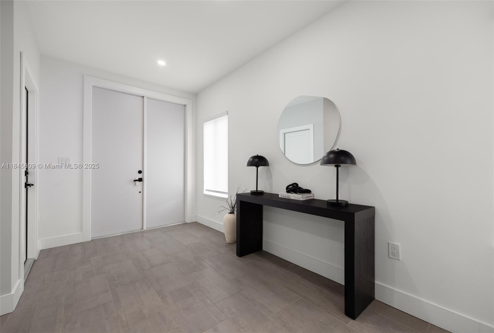 3368 SW 27th St Unit: .