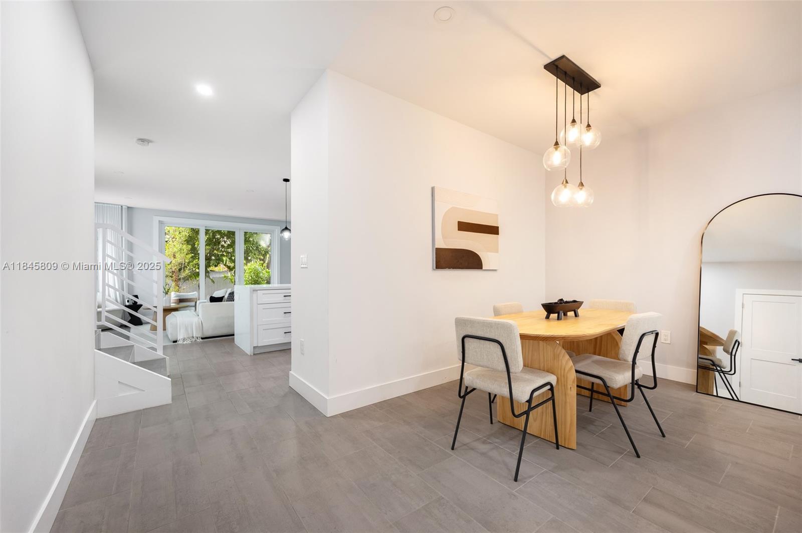 3368 SW 27th St Unit: .