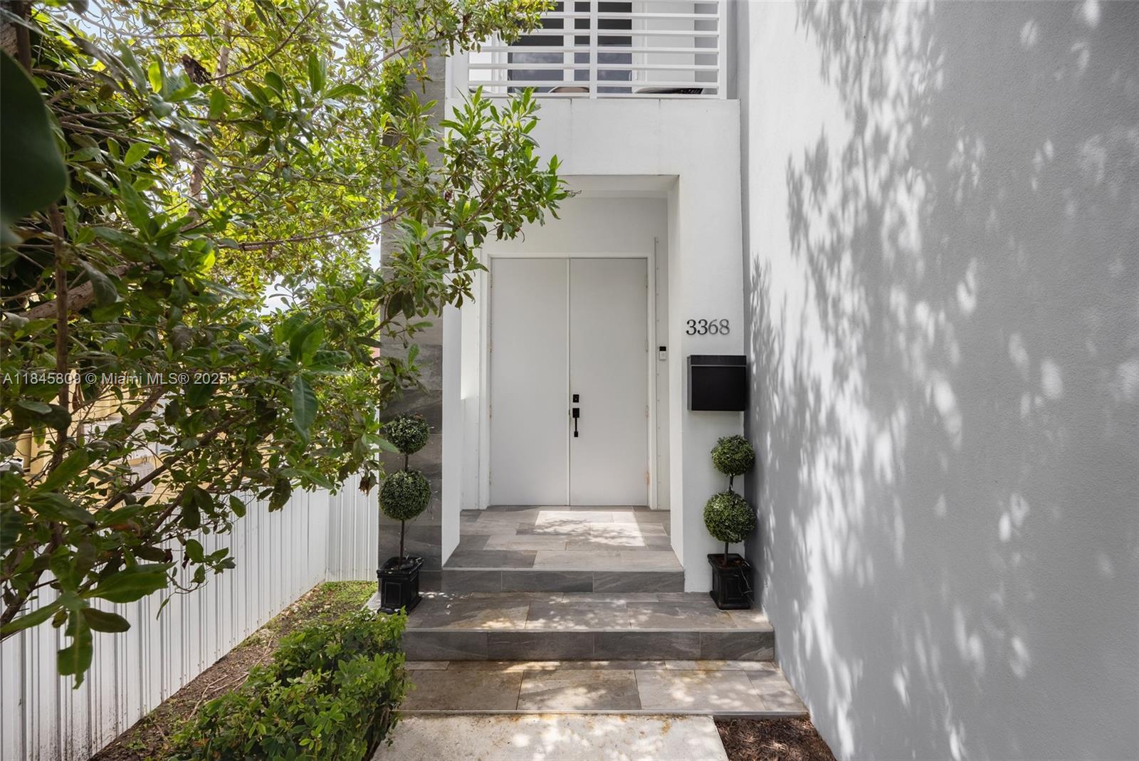 3368 SW 27th St Unit: .