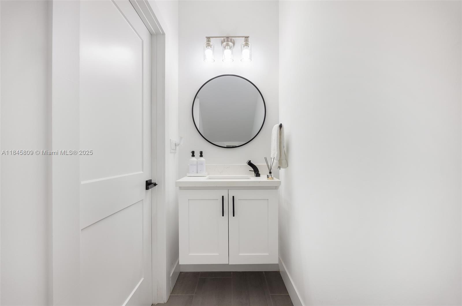 3368 SW 27th St Unit: .