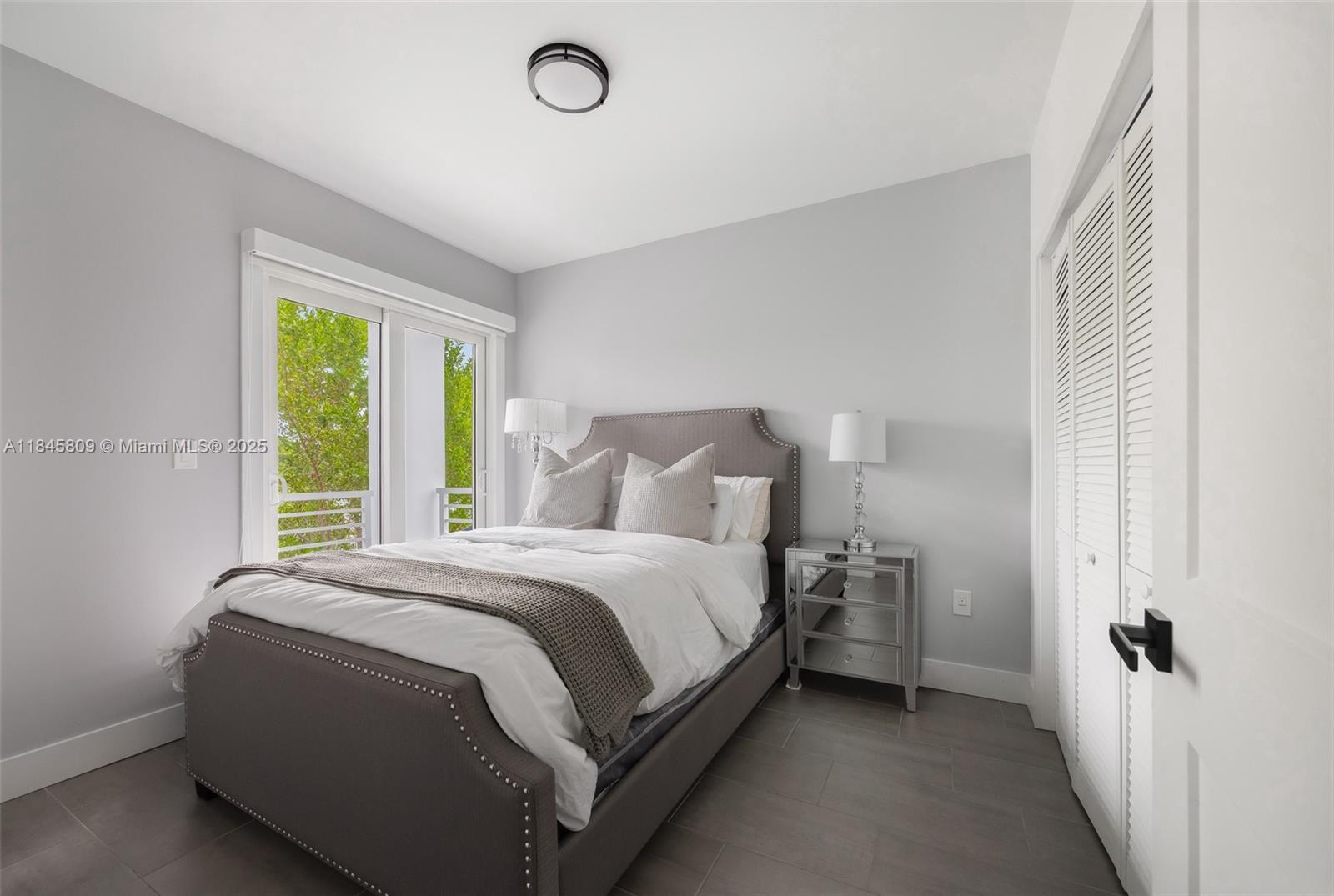 3368 SW 27th St Unit: .