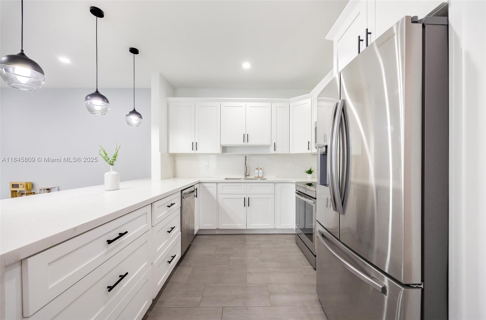 3368 SW 27th St Unit: .