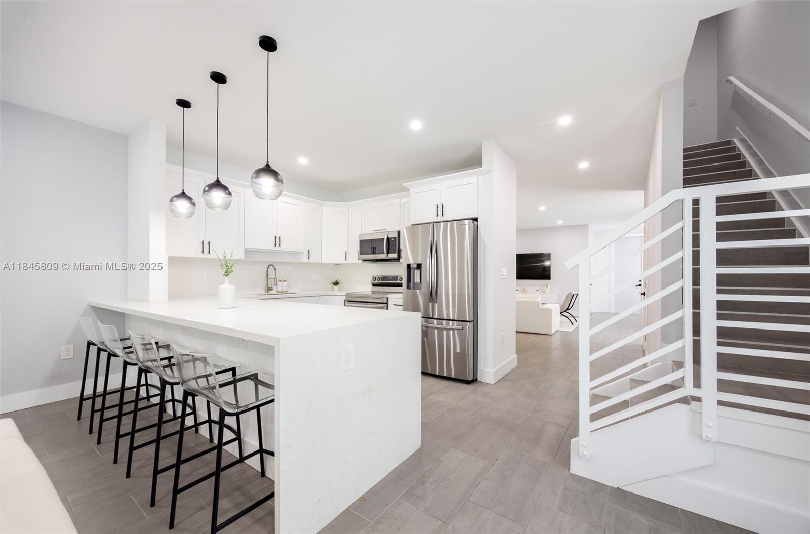 3368 SW 27th St Unit: .