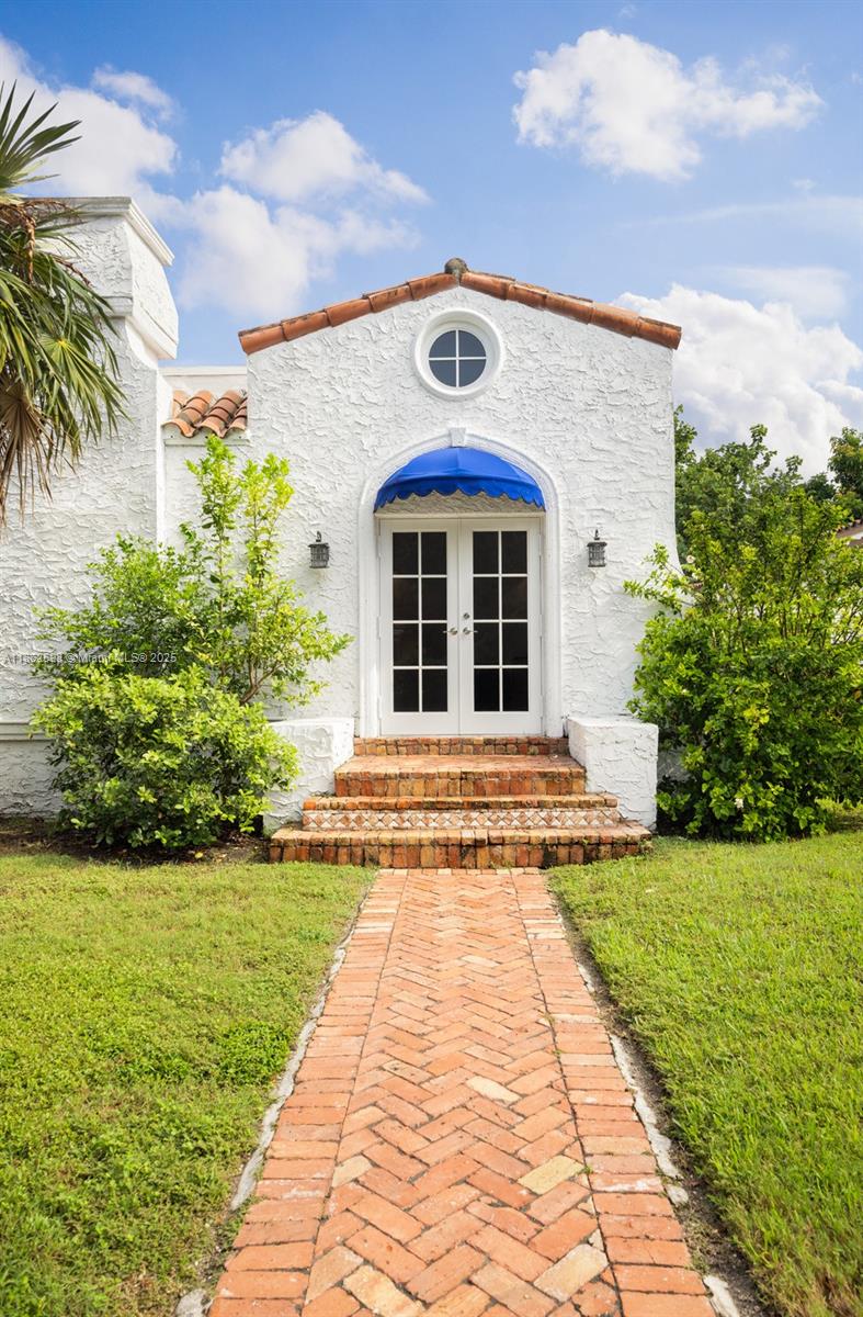 231 Viscaya Ave
