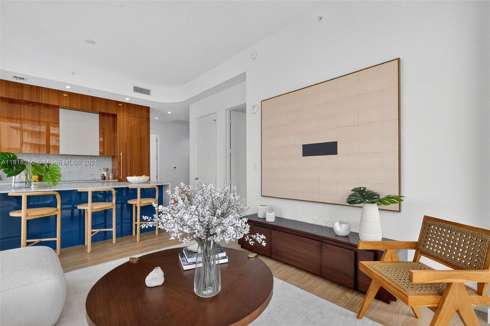 2655 S Bayshore Dr # 1409