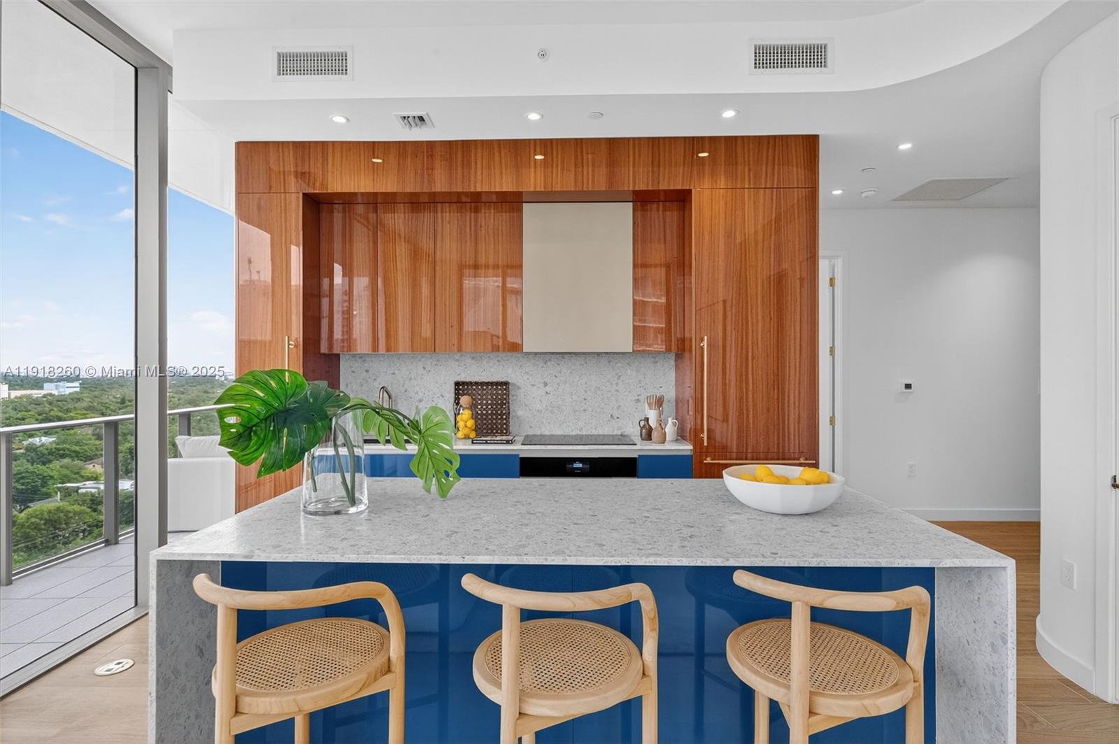 2655 S Bayshore Dr # 1409