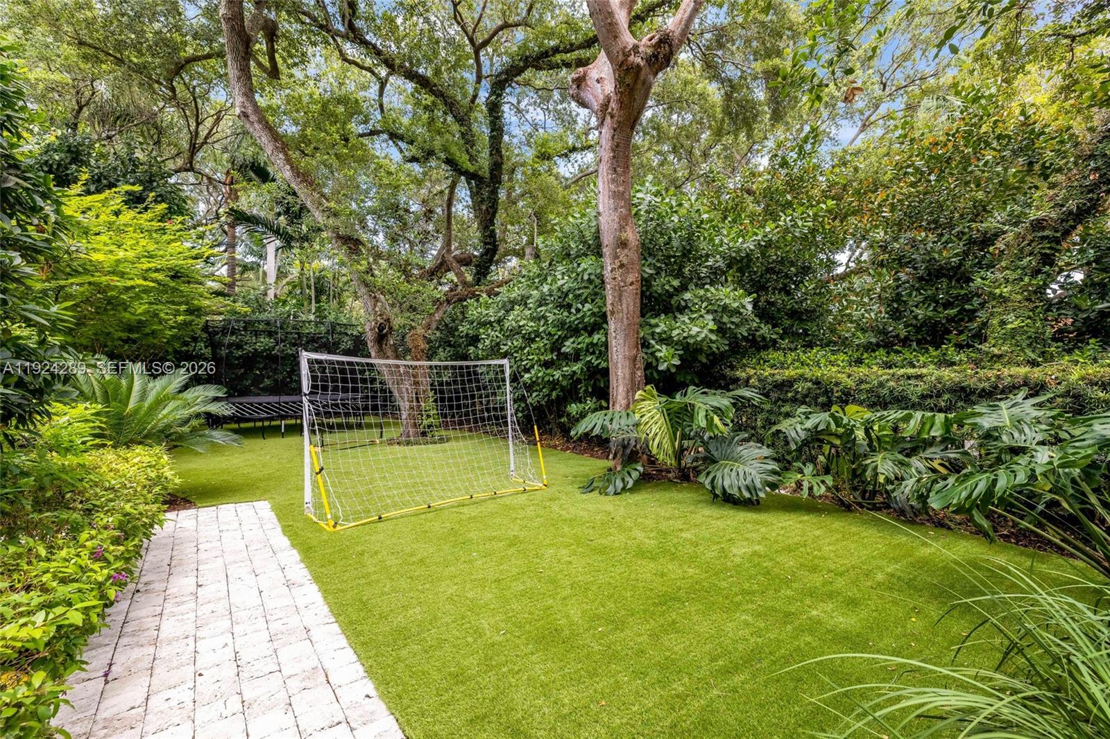 155 San Souci Dr