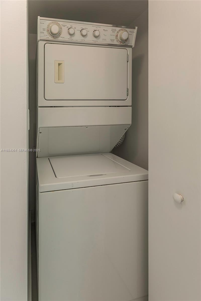 325 S Biscayne Blvd # 2424