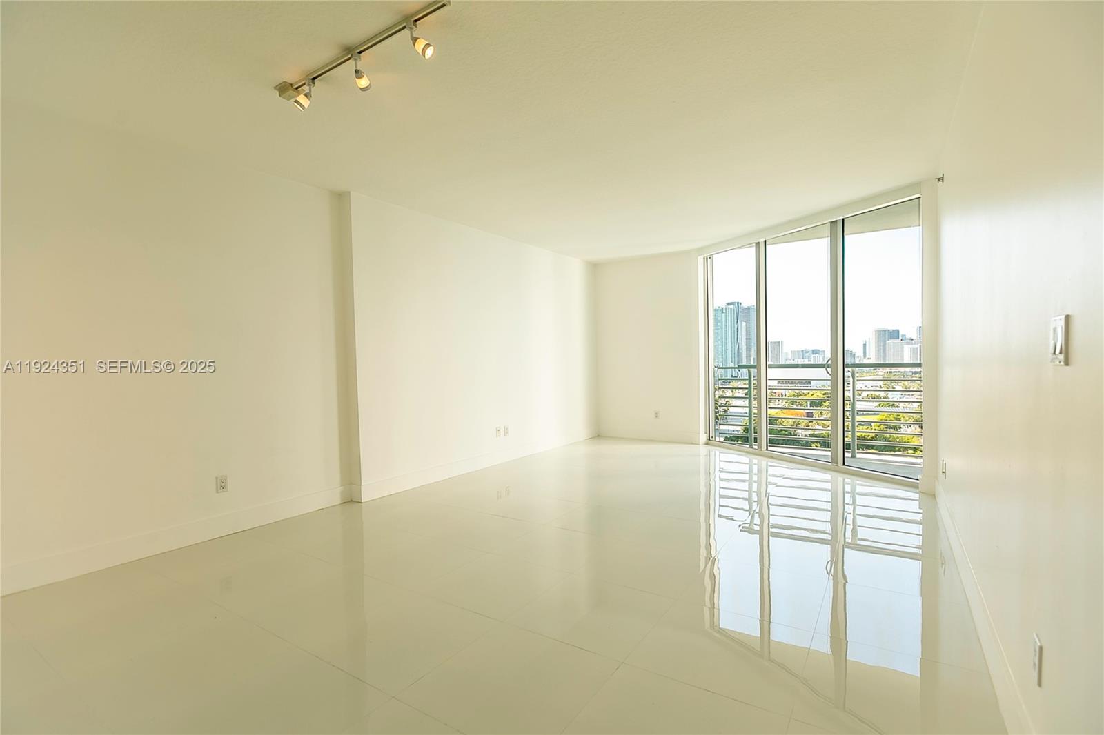 325 S Biscayne Blvd # 2424