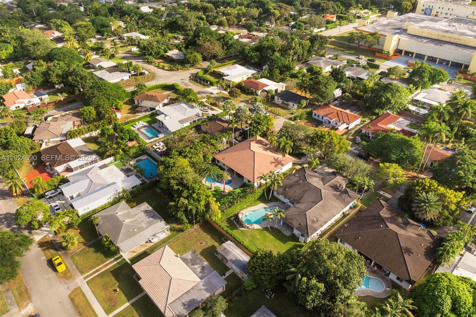 6845 SW 52nd St Unit: .