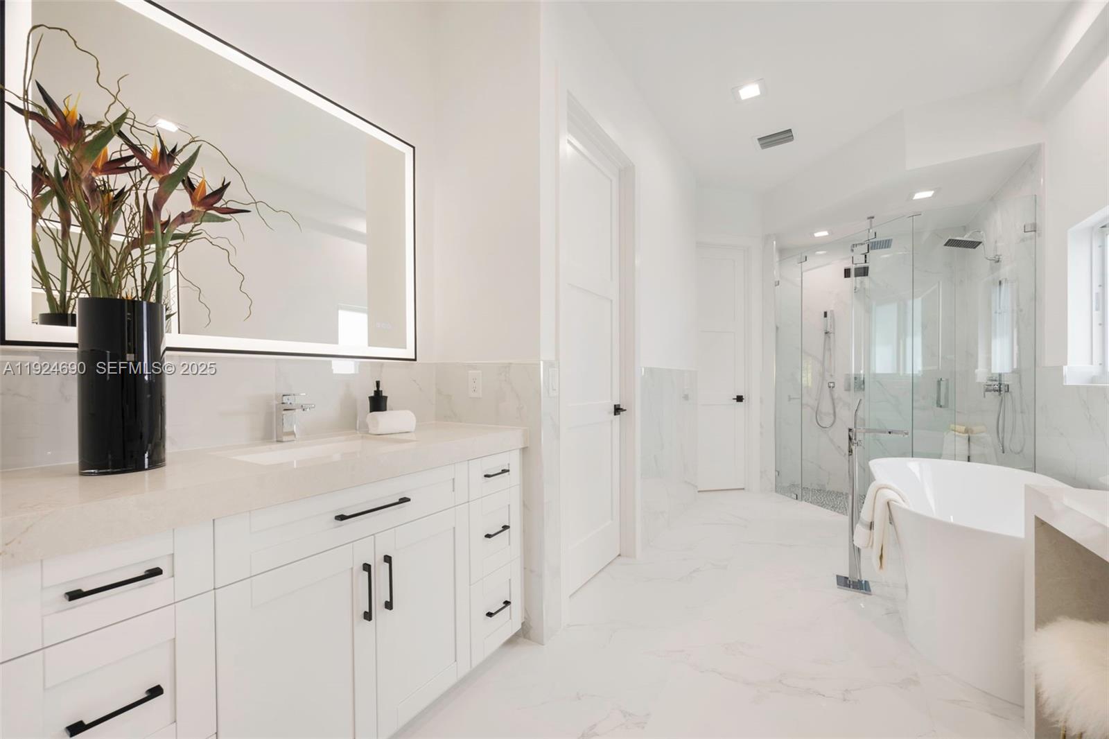 6845 SW 52nd St Unit: .