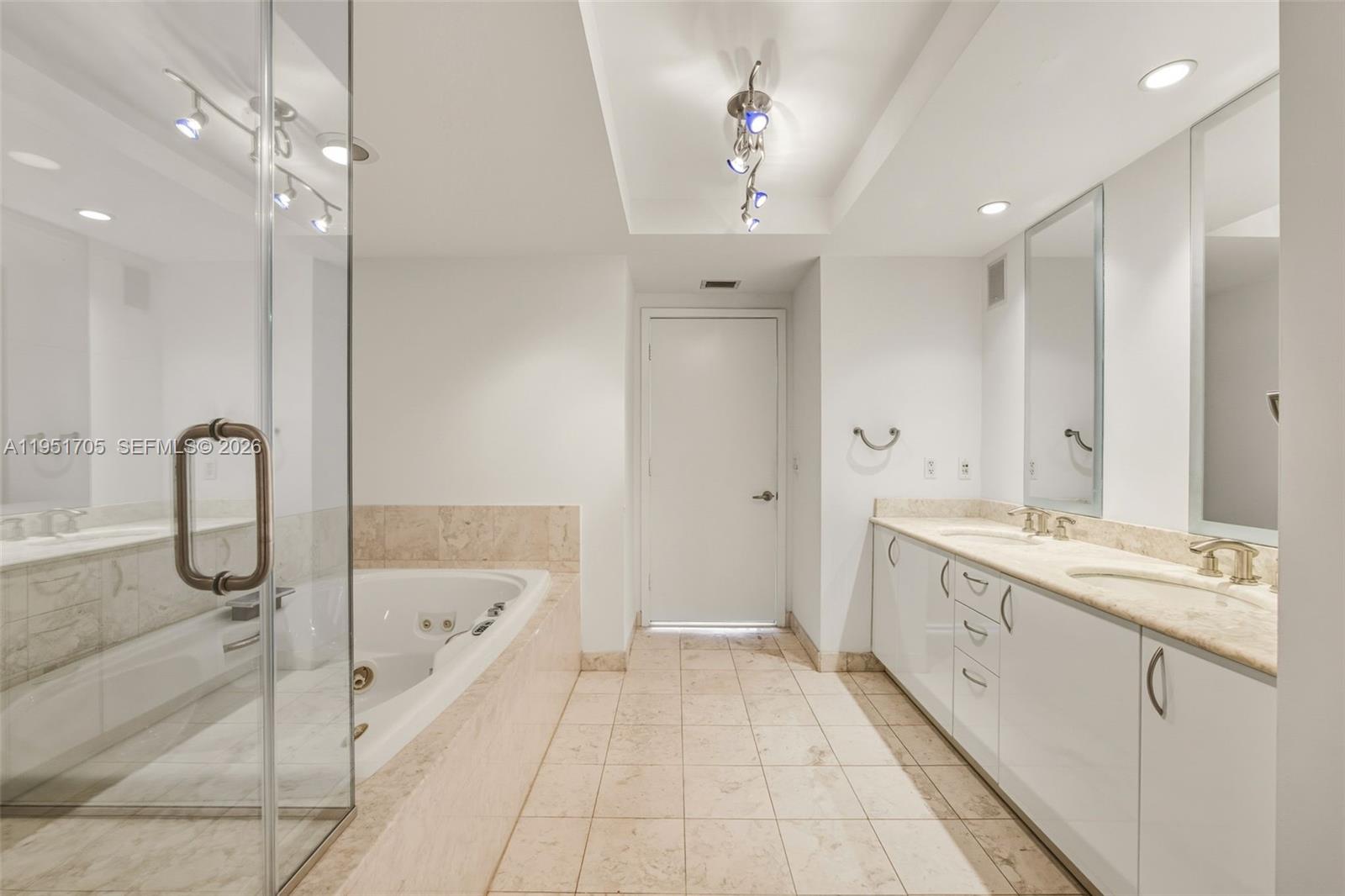 1331 Brickell Bay Dr # 2807