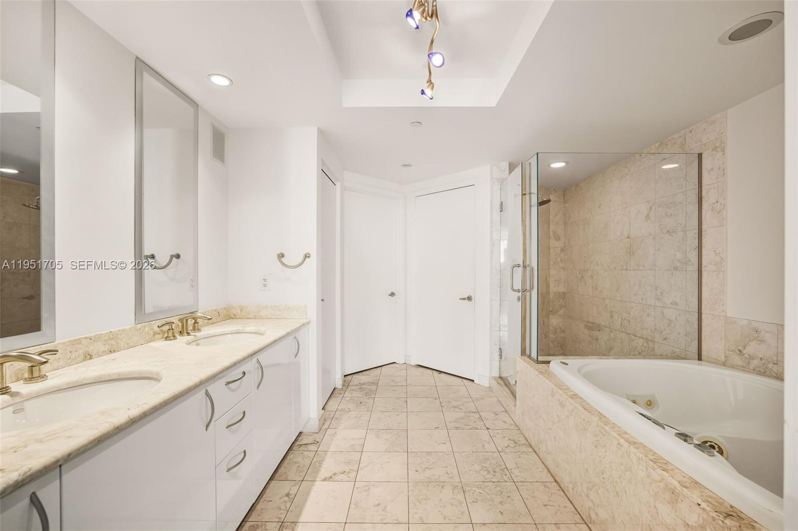 1331 Brickell Bay Dr # 2807