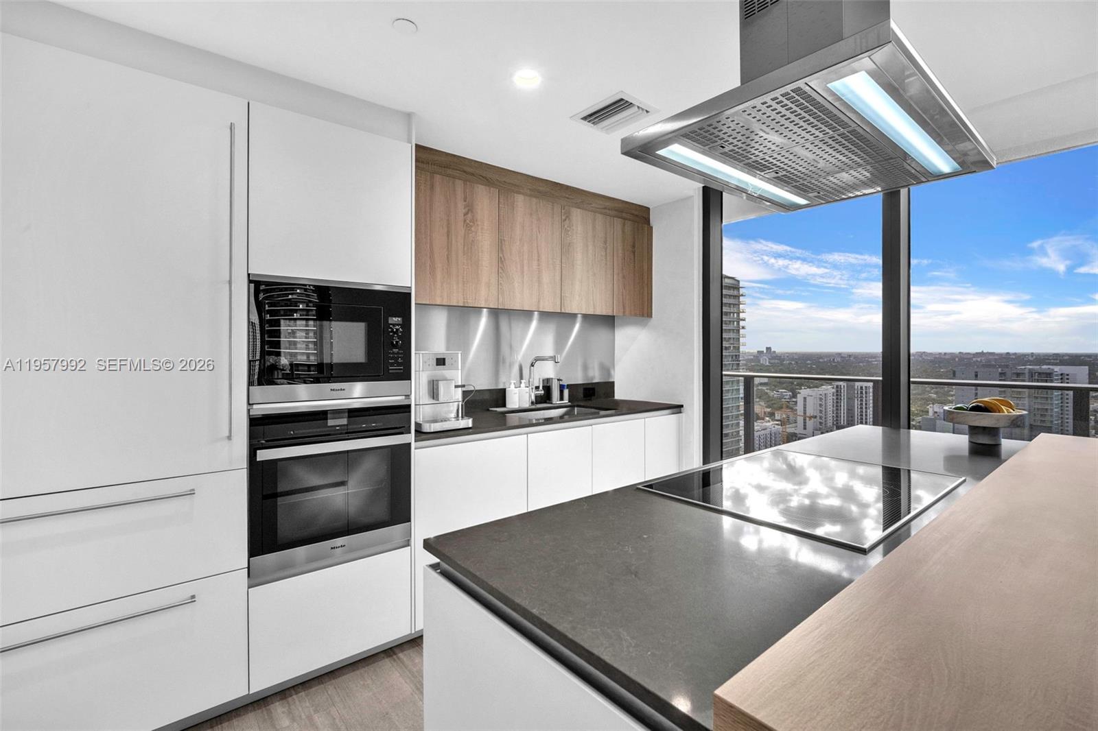 1000 Brickell Plz # 3112