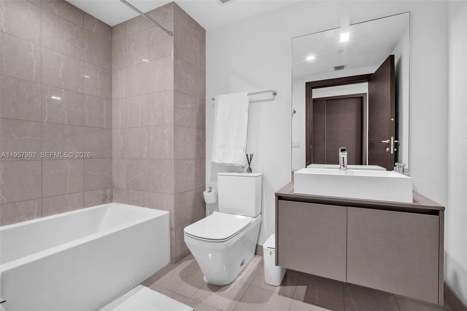 1000 Brickell Plz # 3112