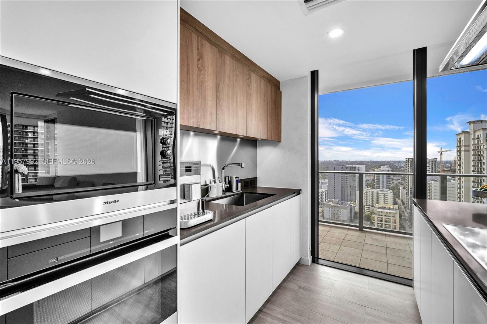 1000 Brickell Plz # 3112