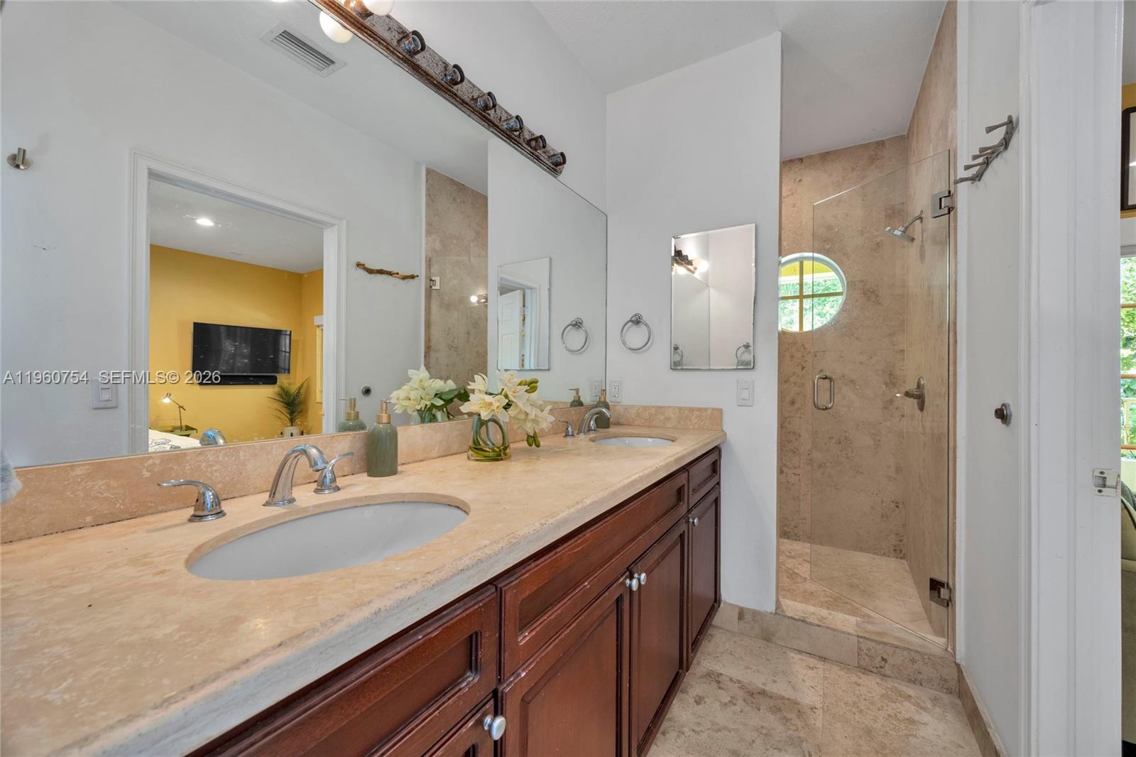 3233 Gifford Ln # 3233