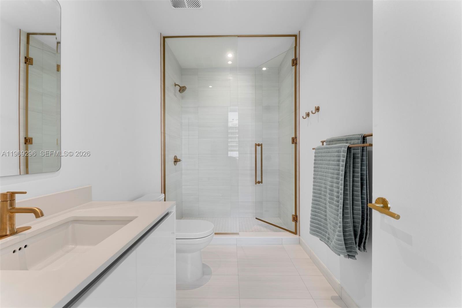 2655 S Bayshore Dr # 2012 Unit: LPH 2012