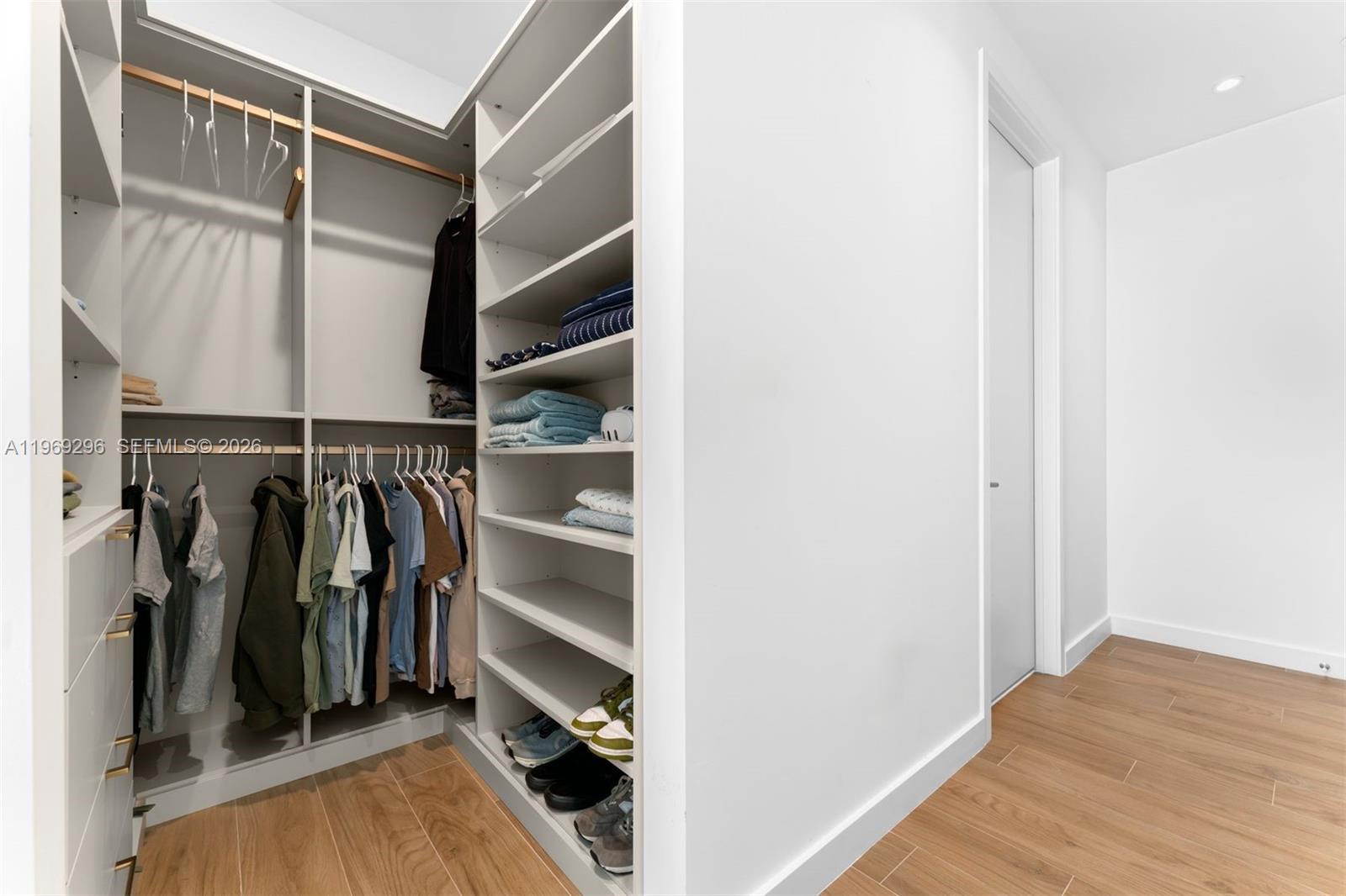 2655 S Bayshore Dr # 2012 Unit: LPH 2012