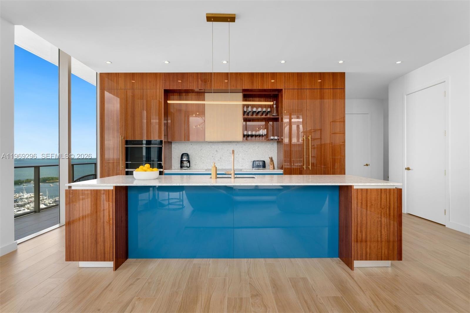 2655 S Bayshore Dr # 2012 Unit: LPH 2012