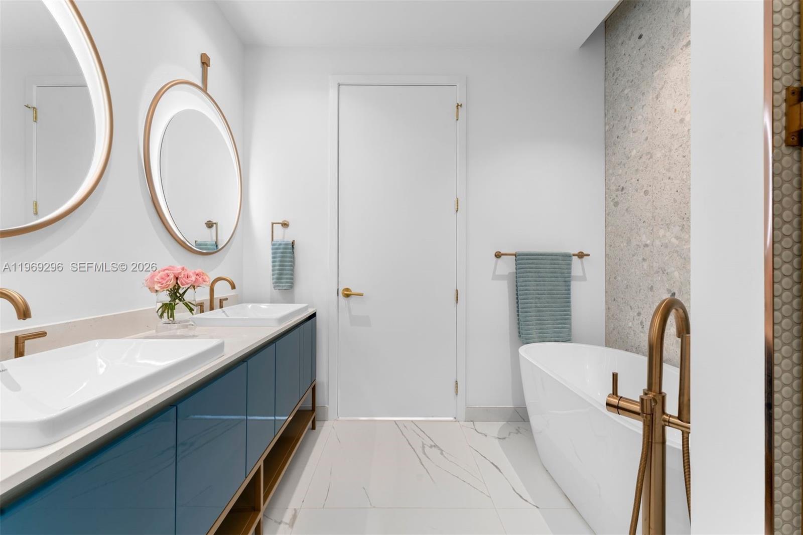 2655 S Bayshore Dr # 2012 Unit: LPH 2012