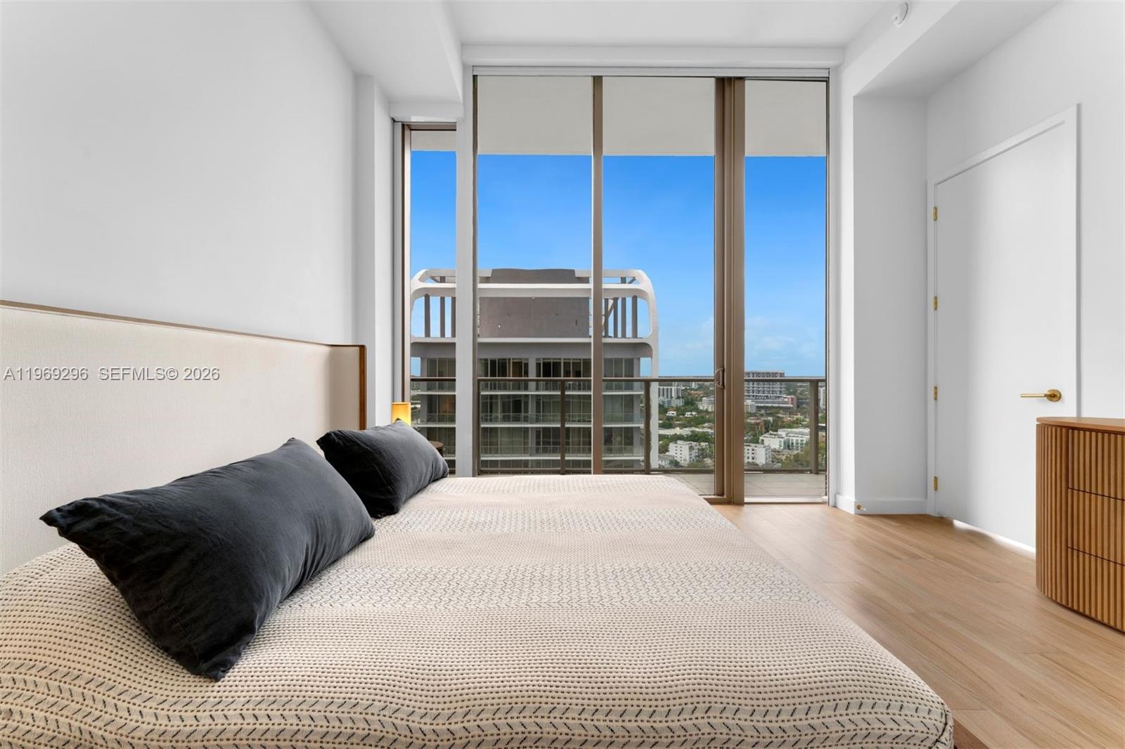 2655 S Bayshore Dr # 2012 Unit: LPH 2012