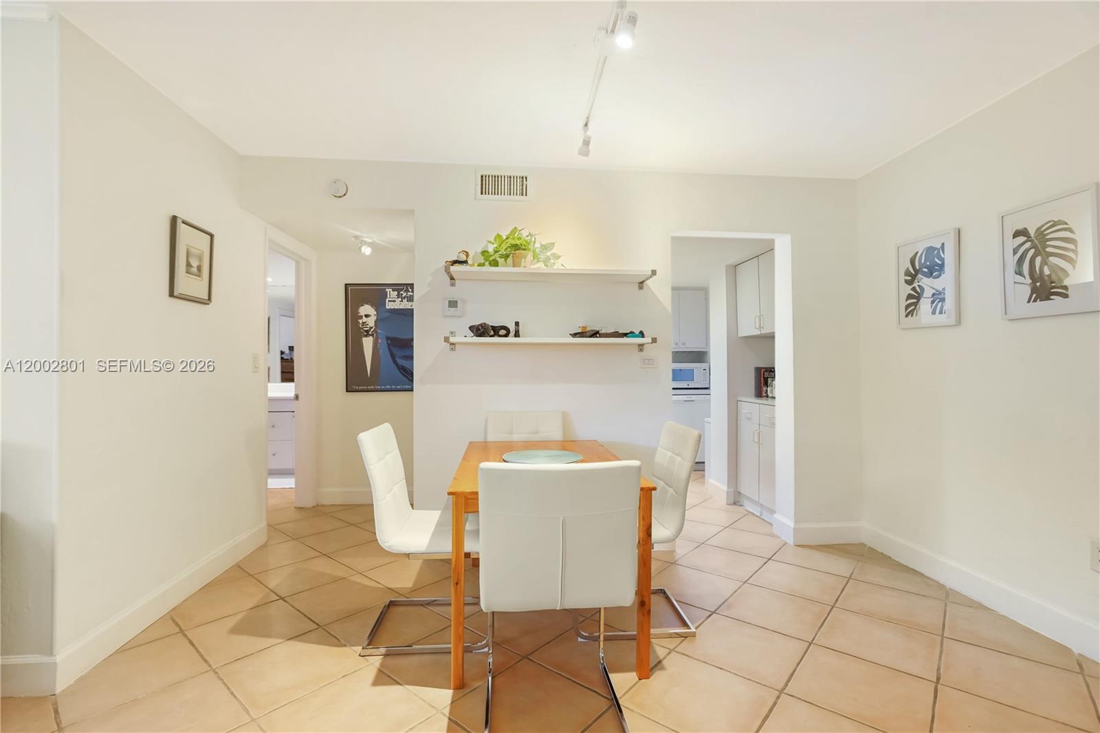 1205 Mariposa Ave # 102