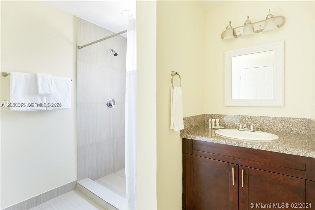 568 NE 66th St # 501