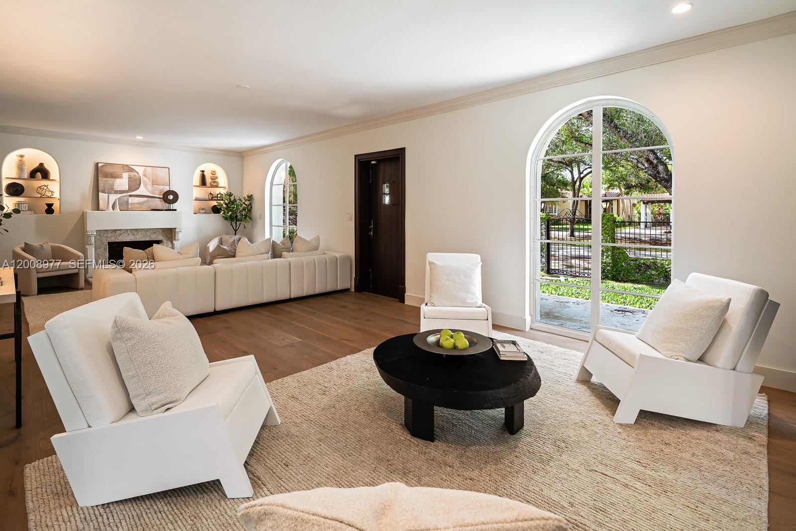 1228 Alhambra Cir